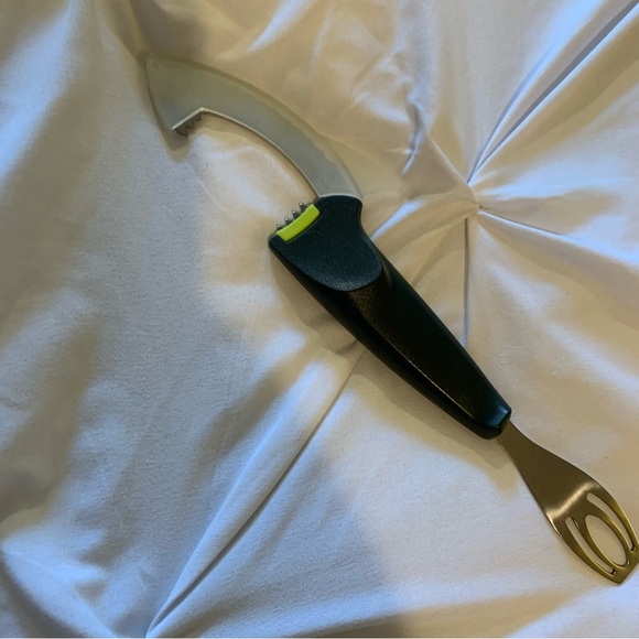 Sharper image avocado shark cutting tool - Picture 2 of 4